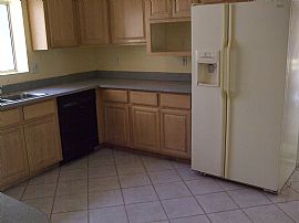 N.W. 3bdrm 3bth Home in Glendale, AZ (Photo 9 of 12)