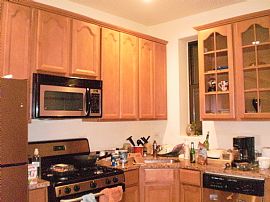 Phenomenal 2 Bedroom Condo with Wood Floors in Chicago, IL