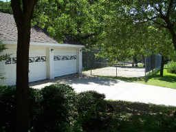 Picturesque 3 Bedroom Estate Home with Pool and Tennis Court in Fort Worth, TX (Photo 2 of 11)