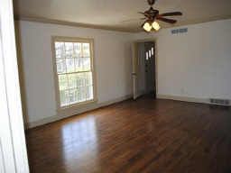 Classic 6 Bedroom Home -   Only Minutes From Downtown  in Fort Worth, TX (Photo 2 of 12)