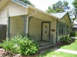Gorgeous 3 Bedroom Home - Only Minutes From Downtown Fort Wort in Fort Worth, TX (Photo 2 of 6)