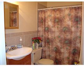 Impeccable 2 Bedroom Condo with Spacious Living Room in Monmouth Junction, NJ (Photo 2 of 9)