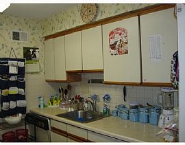 Impeccable 2 Bedroom Condo with Spacious Living Room in Monmouth Junction, NJ (Photo 8 of 9)