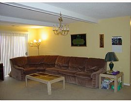 Impeccable 2 Bedroom Condo with Spacious Living Room in Monmouth Junction, NJ (Photo 9 of 9)