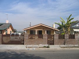 Nice 3 Bedroom Home with Solar Panels to Save You Money in Los Angeles, CA (Photo 2 of 7)