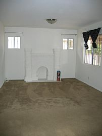 Nice 3 Bedroom Home with Solar Panels to Save You Money in Los Angeles, CA (Photo 4 of 7)