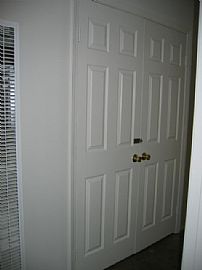 Nice 3 Bedroom Home with Solar Panels to Save You Money in Los Angeles, CA (Photo 7 of 7)