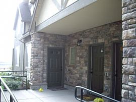 Modern 2 Bedroom Condo - Quaint Kitchen with Upgrades in Hillsboro, OR