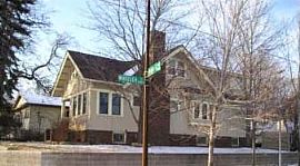 Fabulous 6 Bedroom Student/Family Home in Great Condition in Saint Paul, MN