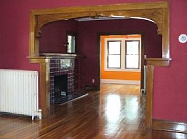 Fabulous 6 Bedroom Student/Family Home in Great Condition in Saint Paul, MN (Photo 3 of 12)