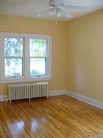 Fabulous 6 Bedroom Student/Family Home in Great Condition in Saint Paul, MN (Photo 7 of 12)