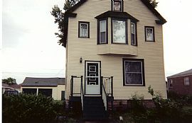 Very Ashburn Area - Large 4 Bedroom House  in Chicago, IL