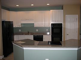 Fantastic 3 Level, 3 Bedroom Townhouse in Great Location in Leesburg, VA (Photo 2 of 3)