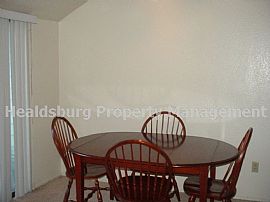 Partially Furnished 2 Bedroom Townhouse - Close to Town Green  in Windsor, CA (Photo 3 of 3)