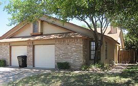 Great 2 Bedroom Duplex Townhouse on Quiet Cul-de-sac in Brushy Creek, TX (Photo 2 of 6)