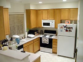 Nice 2 Bedroom End Unit Condo with Two Car Garage in Littleton, CO (Photo 2 of 8)