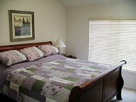 Nice 2 Bedroom End Unit Condo with Two Car Garage in Littleton, CO (Photo 6 of 8)