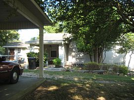 Nice, Large 3 Bedroom Home - Available Soon in Gadsden, AL (Photo 2 of 2)