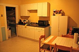 Beautiful 4 Bedroom Home with Huge Kitchen and Seconds to Bus in Cambridge, MA (Photo 2 of 4)