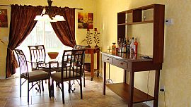 3 Bdrm/2 Bath Single Family Home  in Naples, FL (Photo 4 of 10)