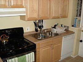 Spacious 2 Bedroom Condo Near Lake Shore in Chicago, IL (Photo 5 of 6)