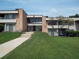 Large 2br Great Neighborhood and Schools in Palatine, IL (Photo 9 of 12)