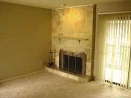 Perfect 2 Bedroom Townhouse in Great Location in Dallas, TX (Photo 2 of 6)