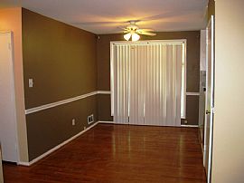 Upper Level 3 Bedroom Home with Large Backyard -  Near DC in Hyattsville, MD (Photo 3 of 8)