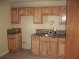 Lovely 3 Bedroom Upper Apartment near Villard and Sherman Blvd in Milwaukee, WI (Photo 3 of 5)