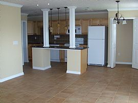 Waterfront 1 Bedroom Condo with 800 Sq. Ft. - 1/2 Month Free in Saint Petersburg, FL (Photo 2 of 12)