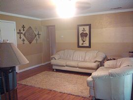 Remodeled 3 Bedroom Home with an Open Concept in Burleson, TX (Photo 4 of 4)