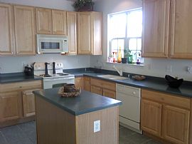 Exquisite 2 Bedroom Townhouse with 2 Master Suites  in Smyrna, DE (Photo 4 of 12)