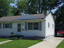Central Air Ranch-3 Bedroom-2 Car Garage-Deck-Appliances in Warren, MI