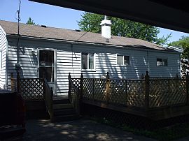 Central Air Ranch-3 Bedroom-2 Car Garage-Deck-Appliances in Warren, MI (Photo 2 of 4)