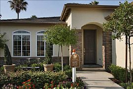 Fully Furnished Home 4 Rent with Lawn Care in Fresno, CA