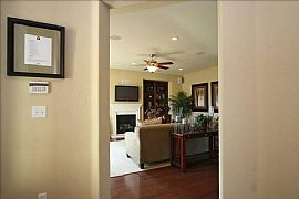 Fully Furnished Home 4 Rent with Lawn Care in Fresno, CA (Photo 2 of 12)