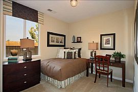 Fully Furnished Home 4 Rent with Lawn Care in Fresno, CA (Photo 5 of 12)