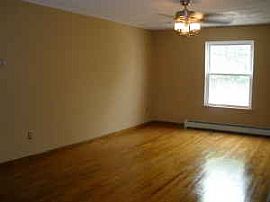 900 Sq Ft Townhouse Heat/hot Water Included!!! in North Providence, RI (Photo 3 of 4)