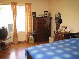 Lovely 2 Bedroom Condo with  Hardwood Floors Throughout in San Diego, CA (Photo 2 of 6)