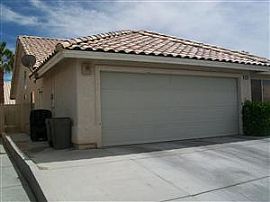 Spectacular 4 Bedroom Home with Open Level Plan in North Las Vegas, NV (Photo 11 of 12)