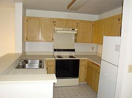 Nice 1 Br Condo with W/d in Villa Vicenza Near U.C.S.D/u.T.C. in San Diego, CA (Photo 4 of 4)