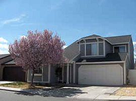 Beautiful 3 Bedroom Home with Low Deposit in Reno, NV