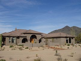 Stylish 4 Bedroom Dream Home in Cave Creek with Gourmet Kitchen in Cave Creek, AZ
