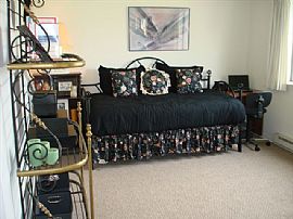 Charming 1 Bedroom Apartment with Spacious Grounds  in Dekalb, IL (Photo 7 of 7)