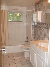 Exceptional 3 Bedroom Home - Available September 1st in Country Club Hills, IL (Photo 4 of 8)