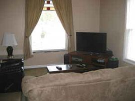 2 Bed Newly Rennovated Near Lake and Downtown in Oshkosh, WI (Photo 2 of 4)