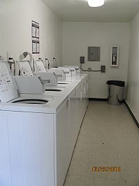 Spacious Floorplans, Beautiful Quiet Community with a Huge Pool in Northridge, CA (Photo 10 of 10)