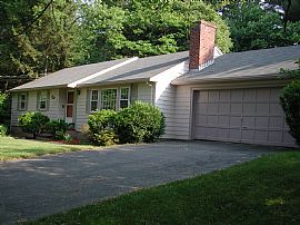 3/4 Br, 2 Acre Lot, Quiet Cul-De-Sac House  in Carlisle, MA