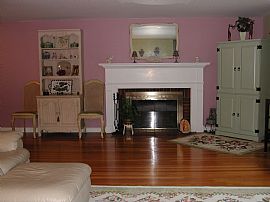 3/4 Br, 2 Acre Lot, Quiet Cul-De-Sac House  in Carlisle, MA (Photo 4 of 7)