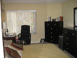 Spacious 3 Bedroom Condo with Vaulted Ceilings in Ontario, CA (Photo 2 of 6)